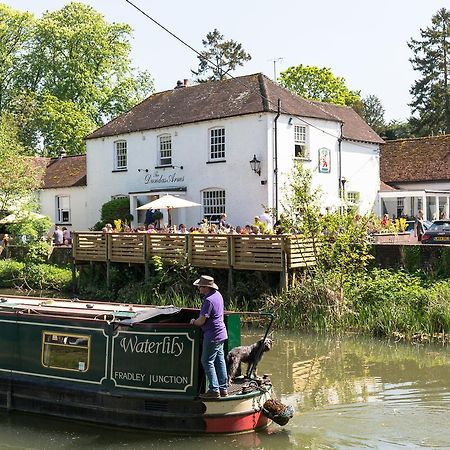 The Dundas Arms Kintbury 외부 사진
