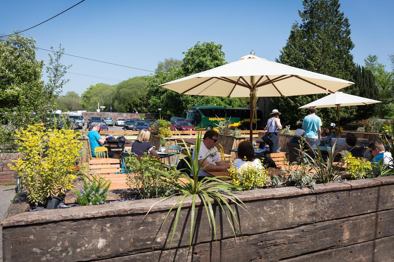 The Dundas Arms Kintbury 외부 사진