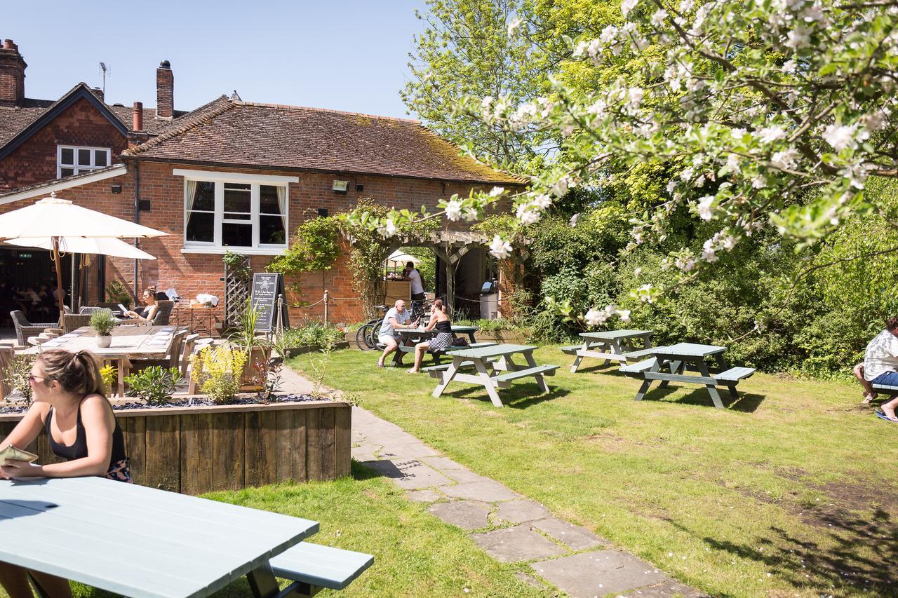 The Dundas Arms Kintbury 외부 사진